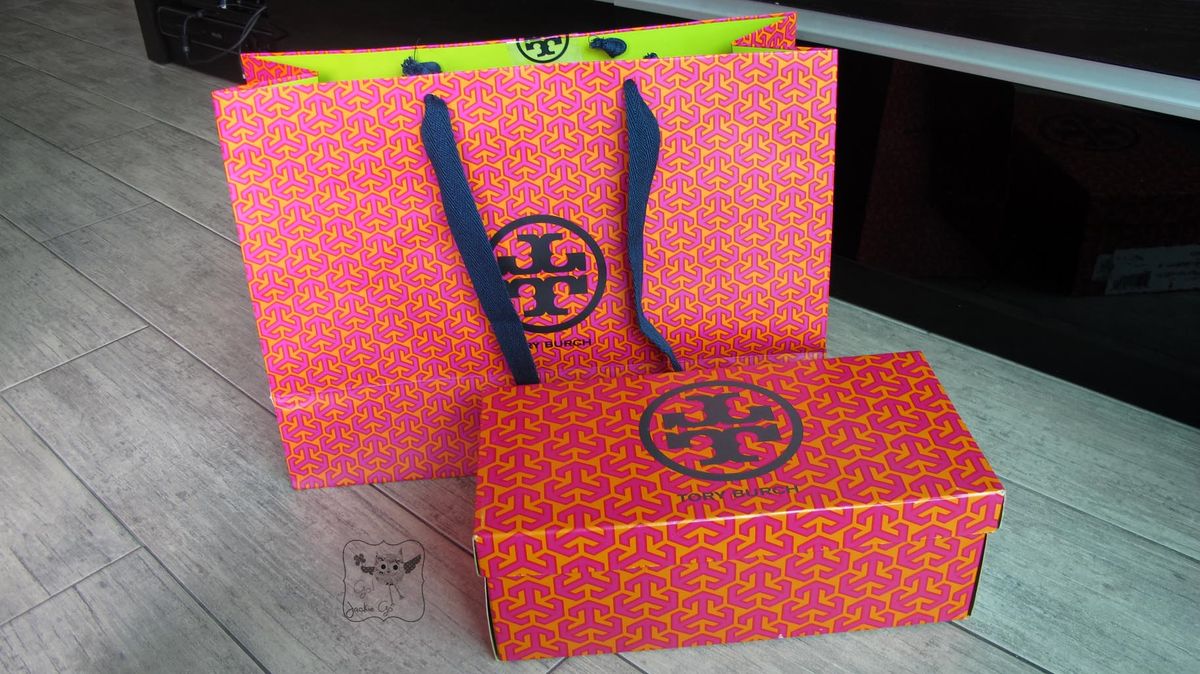 How To Spot An Authentic Tory Burch Thora Sandals