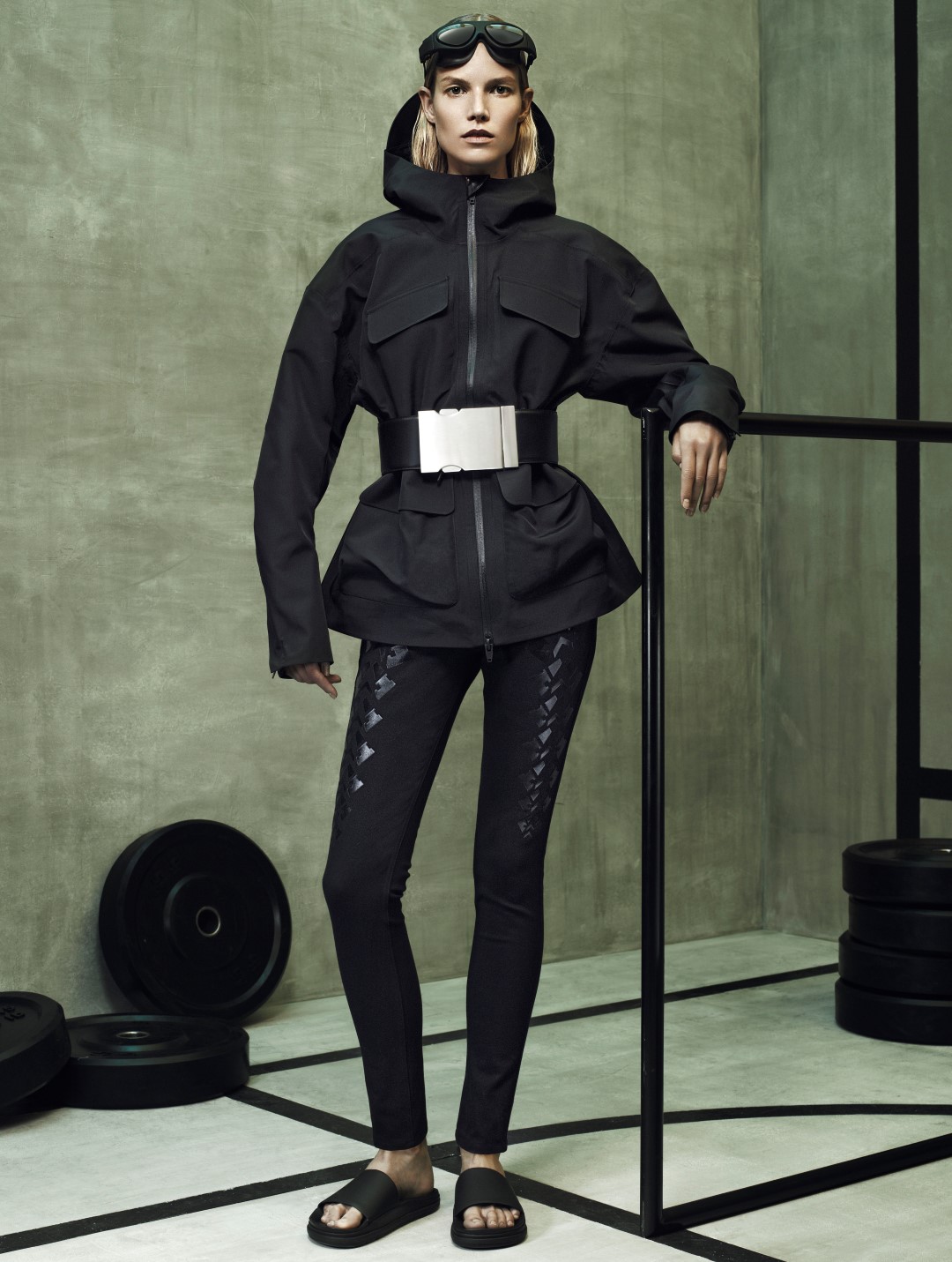 AWxHM_Women_2