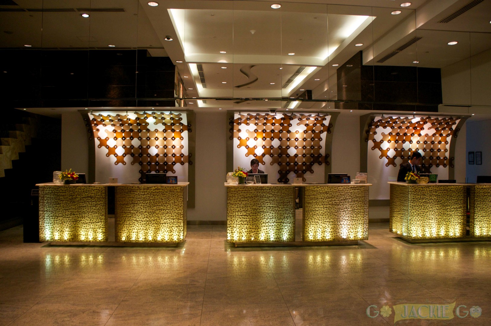 Acacia_Hotel_Alabang_Reception