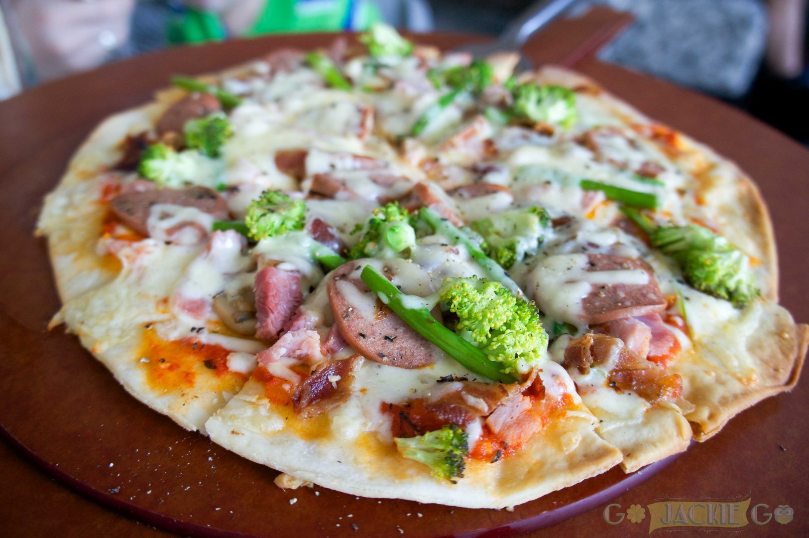 Acacia_Hotel_Alabang_The_Lobby_Lunch_Acacia_Supreme_Pizza