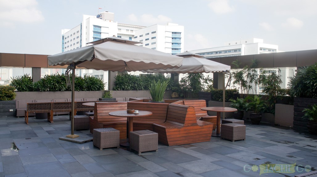 F1HotelManila_Pool_Area_CanaryLounge