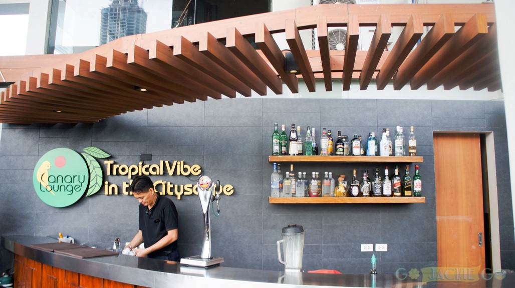 F1HotelManila_Pool_Area_Canary_Lounge