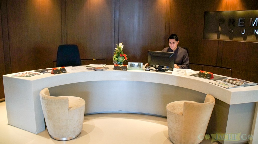 F1HotelManila_Premier_lobby