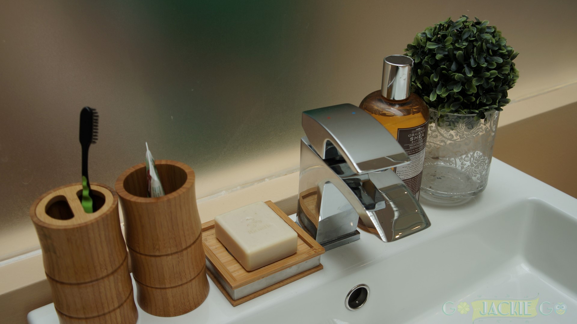 Rockwell_Primaries_53Benitez_PropertyBathroomFurnishing