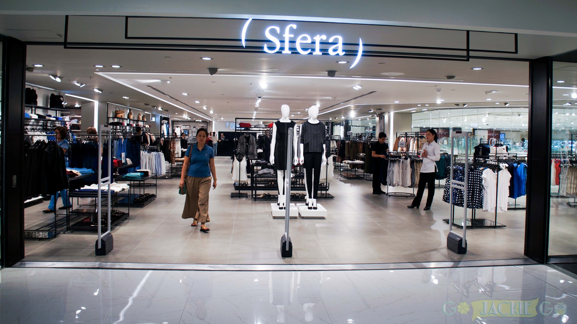 Sfera_SM_Makati_1