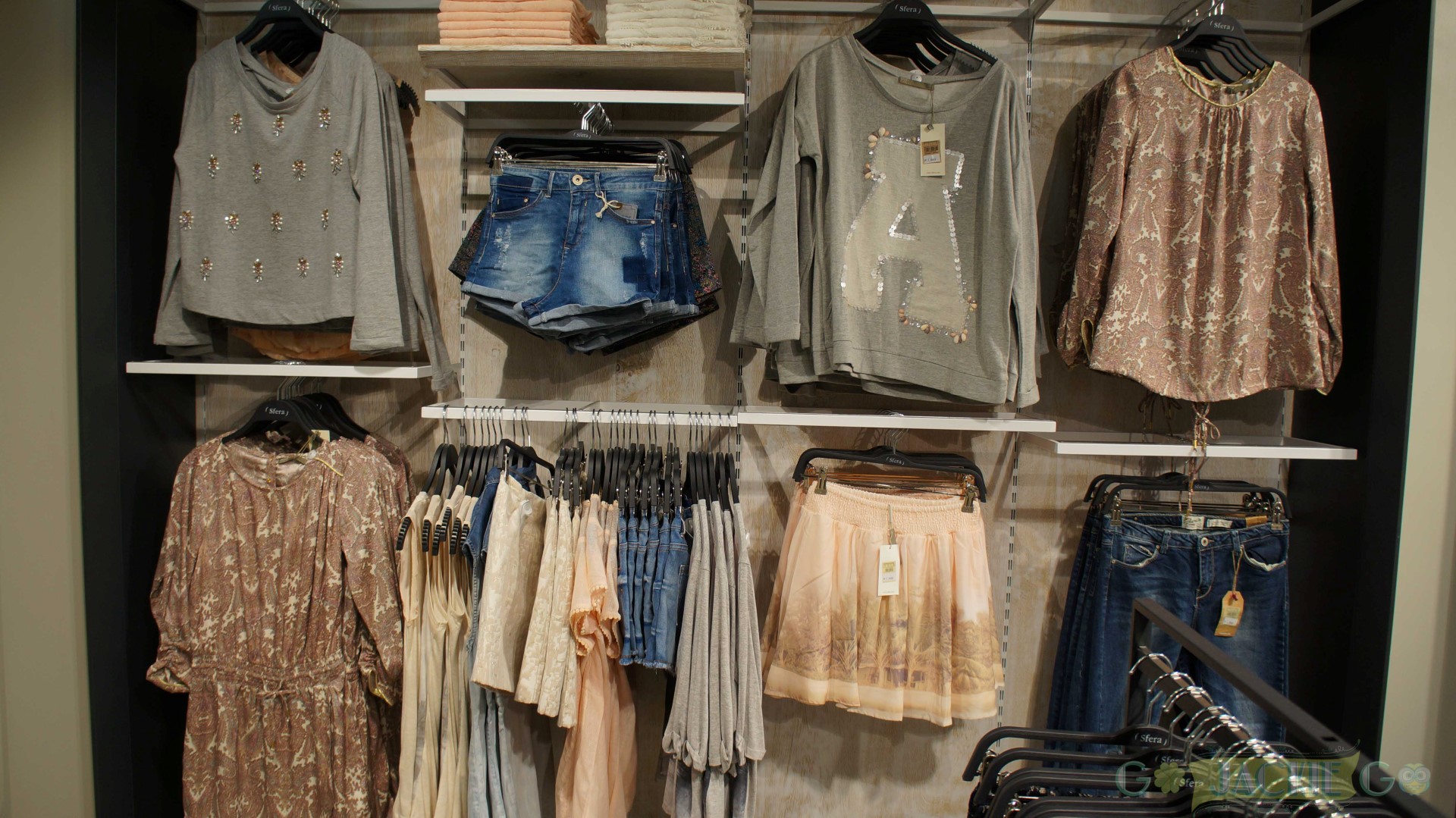 Sfera_SM_Makati_Women_1