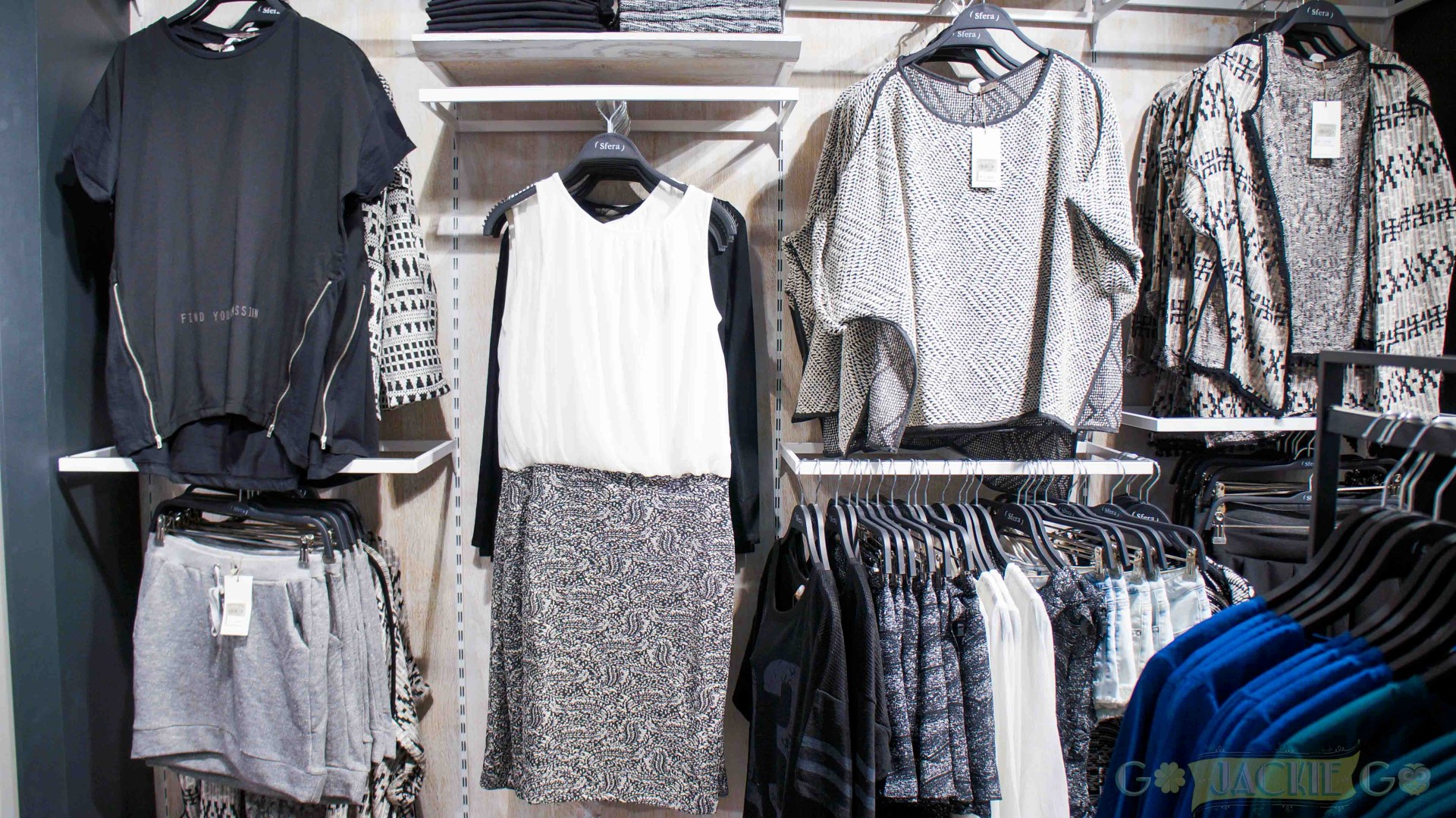 Sfera_SM_Makati_Women_16