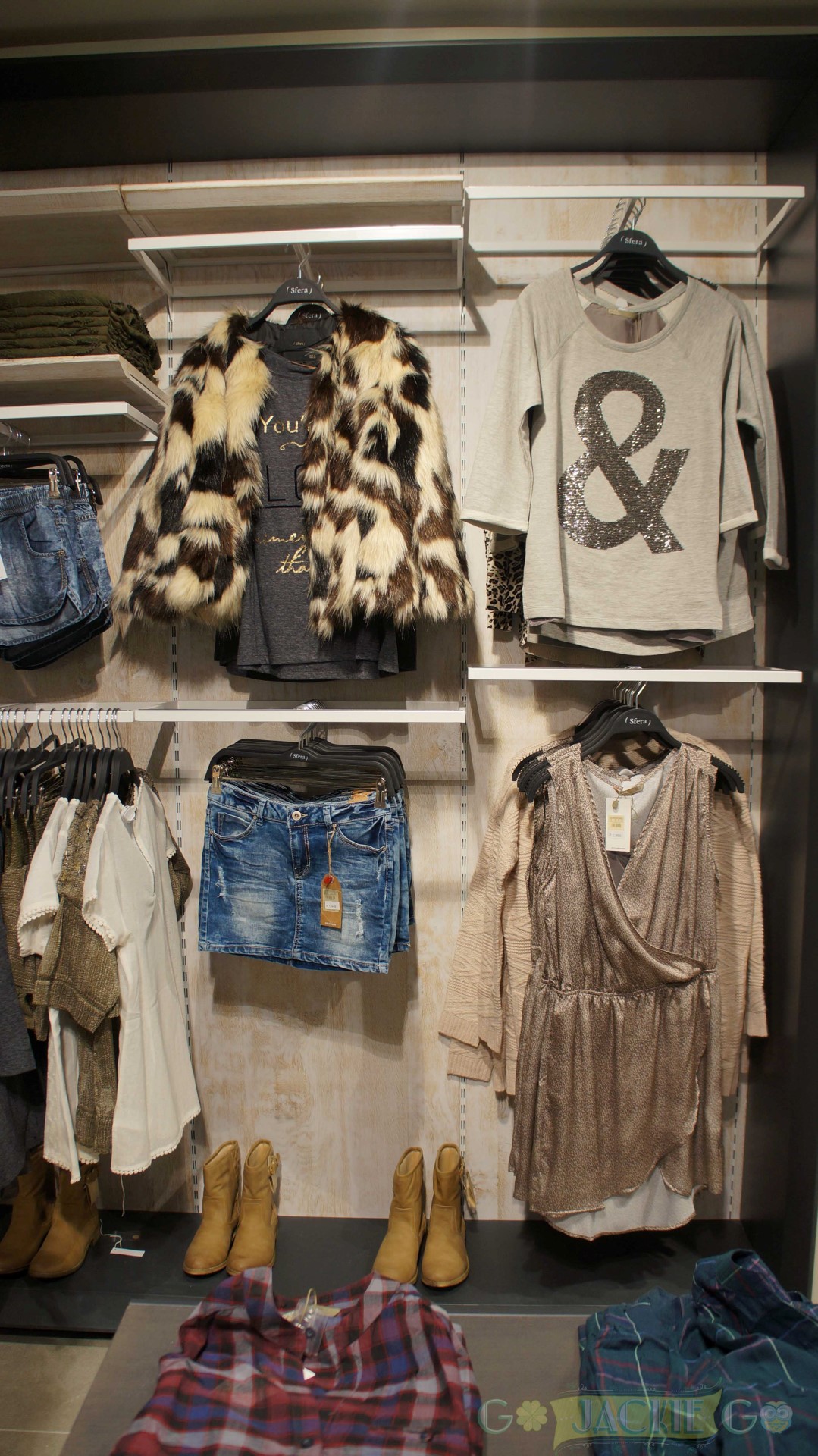Sfera_SM_Makati_Women_3