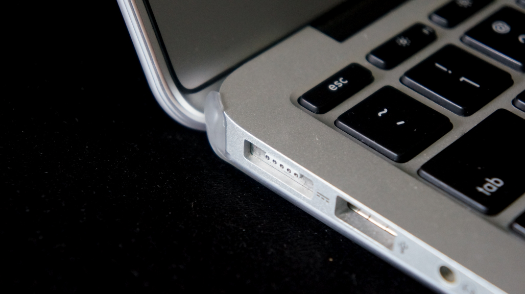Tech21_Macbook11_Case_11