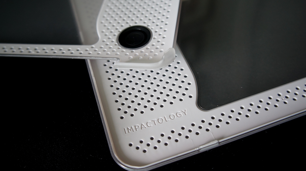 Tech21_Macbook11_Case_7