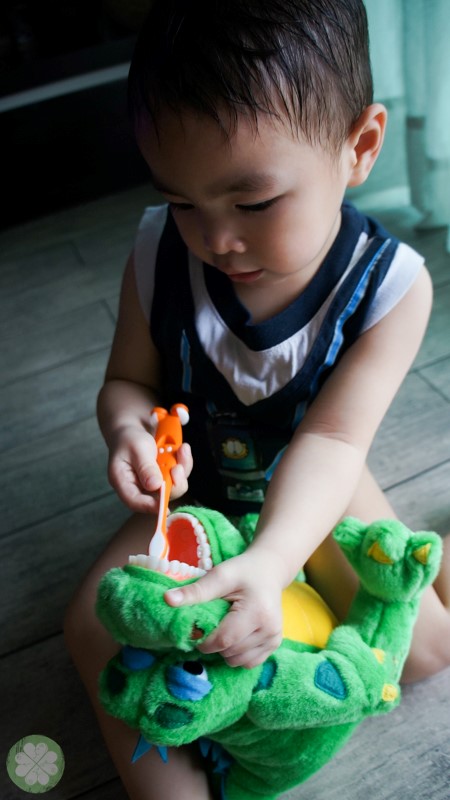 HomeMed_Functional_Lil_AL_E_Gator_Oral_Plush_Toy