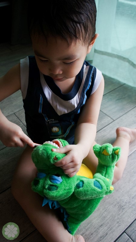 HomeMed_Functional_Lil_AL_E_Gator_Oral_Plush_Toy_JuroGo