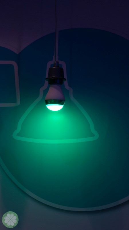 MiPow_PlayBulb2