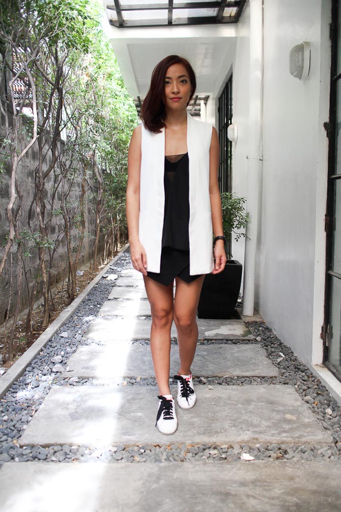 WhiteVest_TopshopSuperstar_JackieGo_OOTD