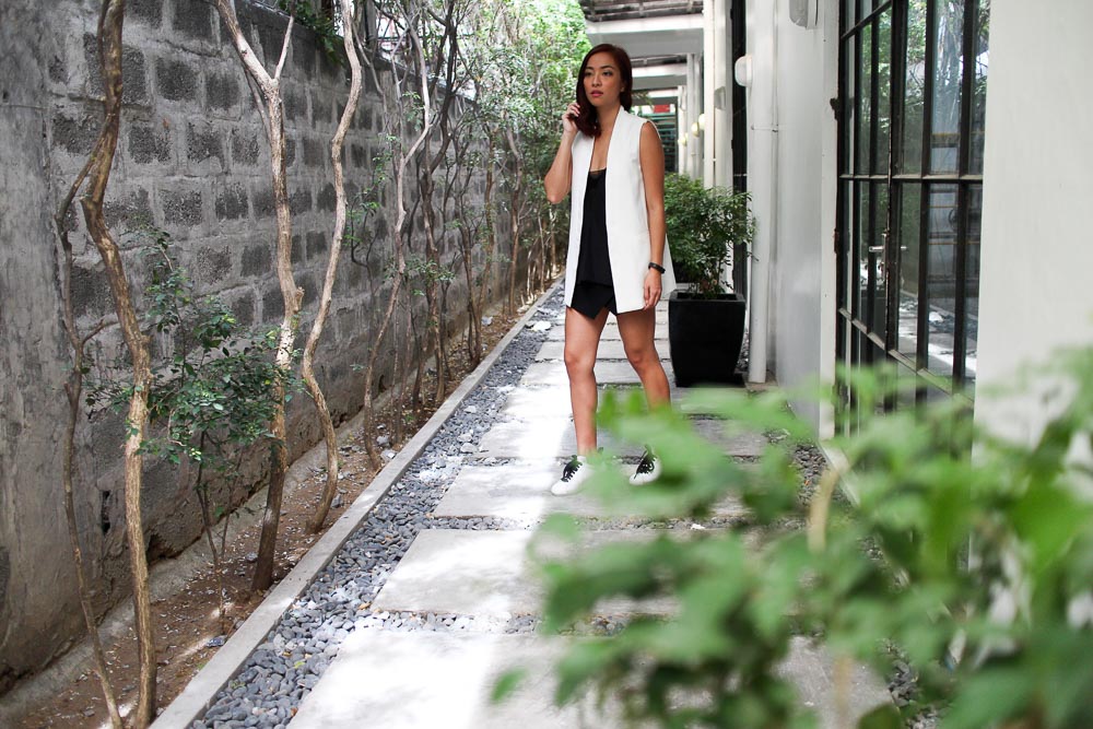 WhiteVest_TopshopSuperstar_JackieGo_OOTD_2