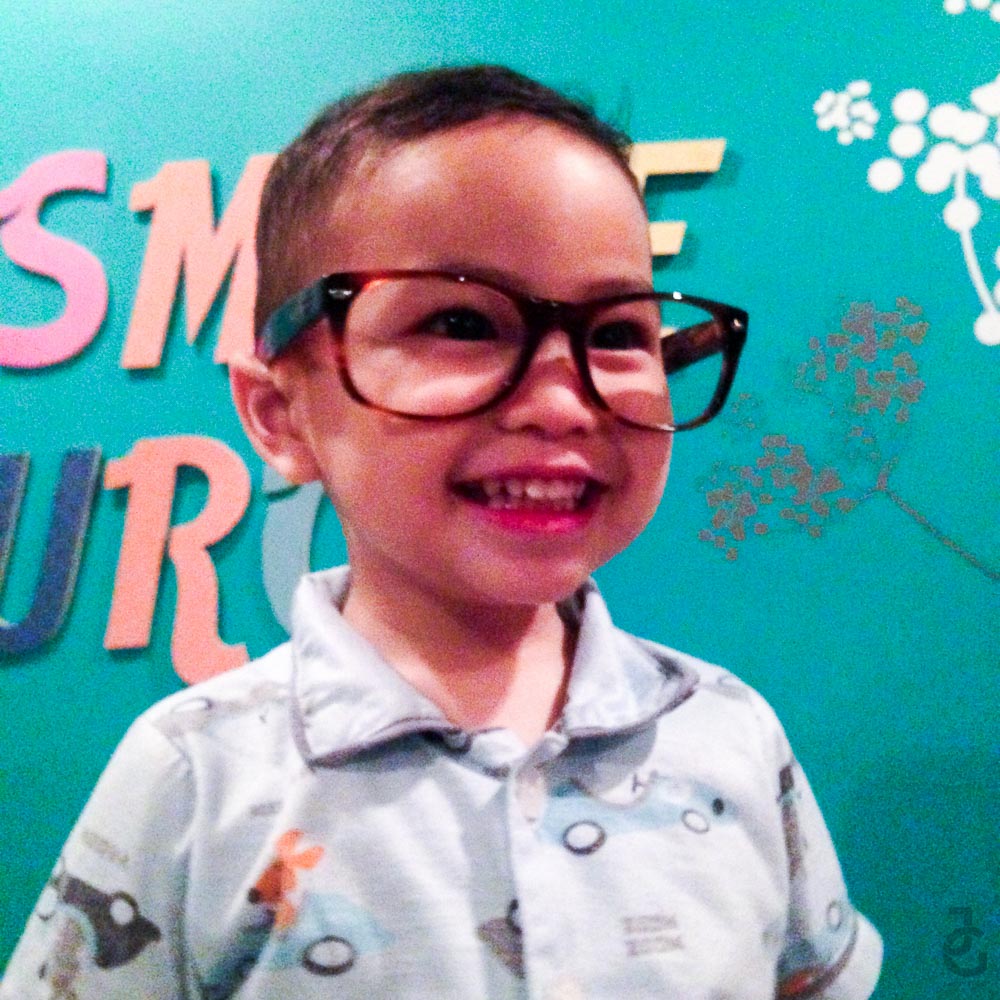 JurowithGlasses