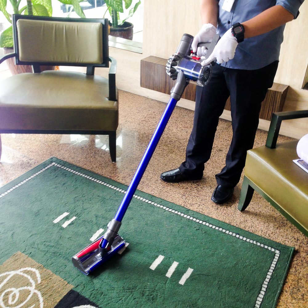 Dyson_Fluffy_VacuumCleaner_JackieGo_ 1