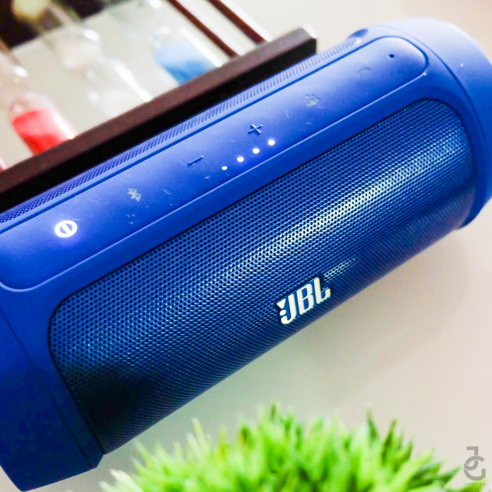 JBL_Charge2_Speaker_JackieGo_2