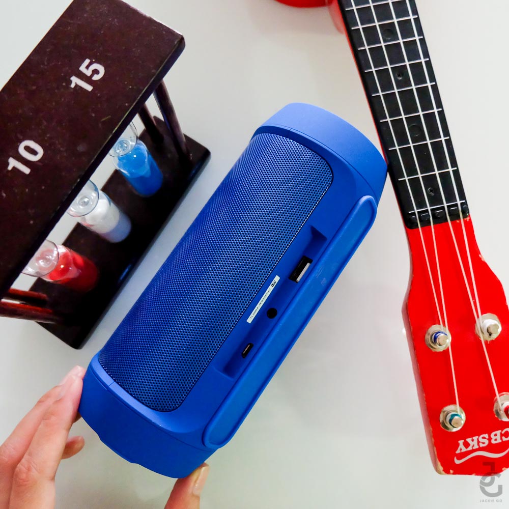 JBL_Charge2_Speaker_JackieGo_3