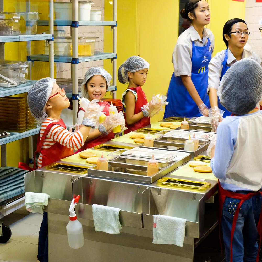 Kidzania_Manila_McDonalds_JackieGo_12