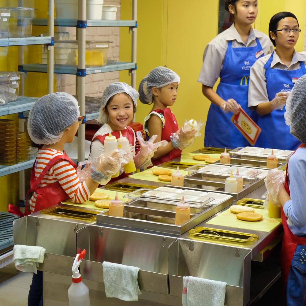 Kidzania_Manila_McDonalds_JackieGo_13