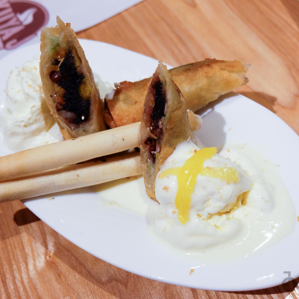 KuyaJRestaurant_SMMegamall_JackieGo_FriedHalo-HaloWithICeCreamOnTheSide
