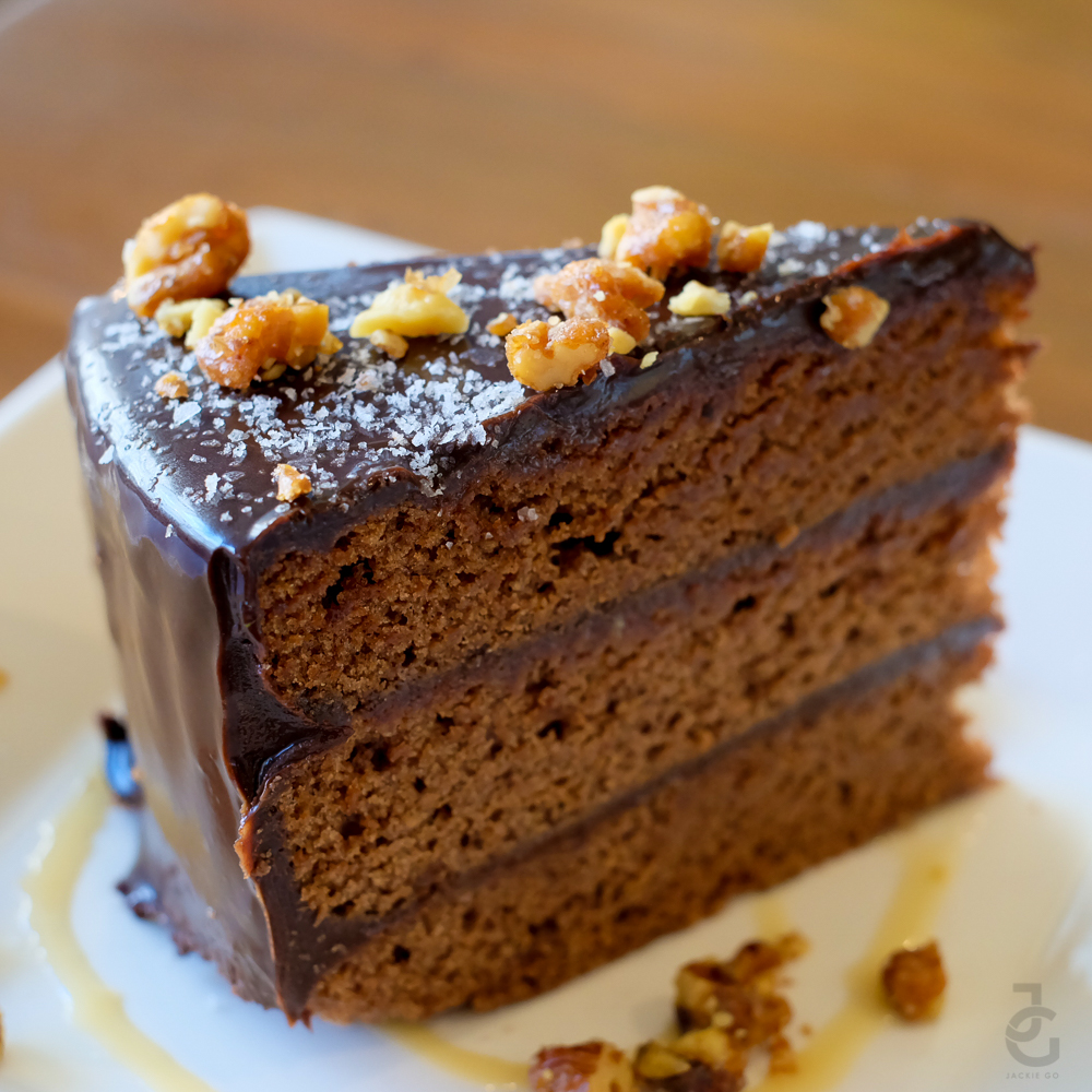 CPK_NewMenu2015_SaltedChocolateCakewithCaramelSauce_JackieGo