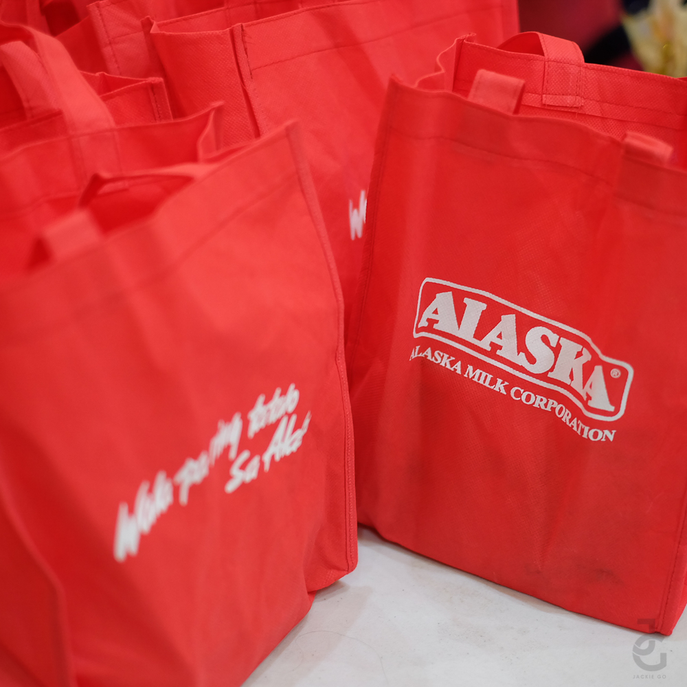 AlaskaMerryCremas2015_JackieGo_3