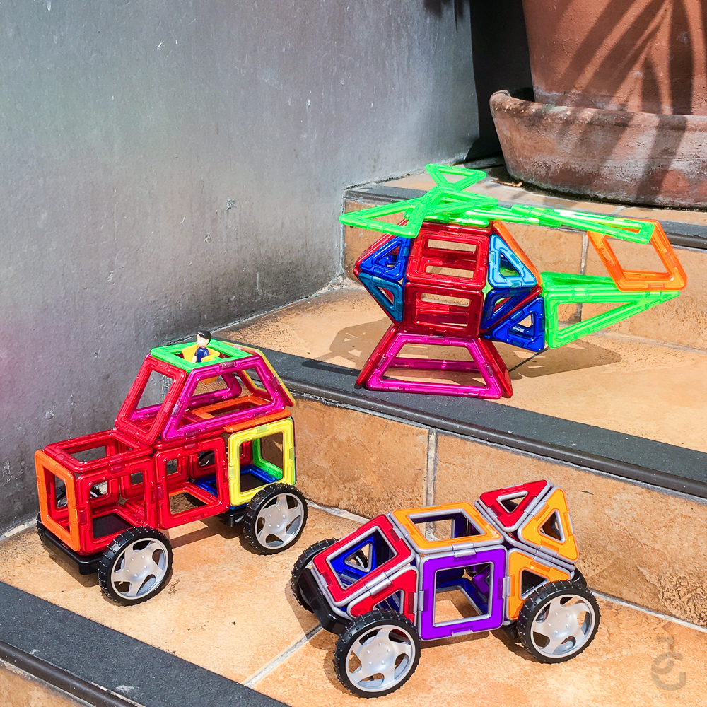 Build And Create With Magformers