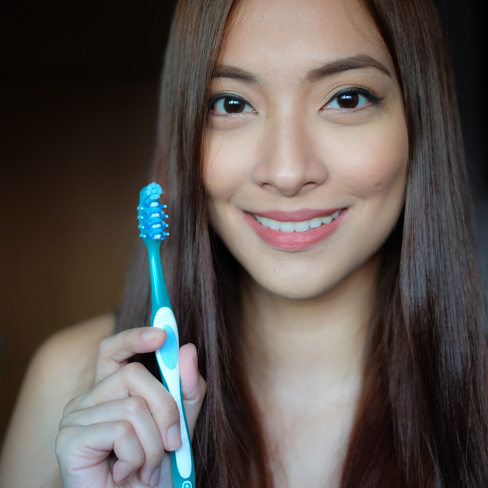OralBProHealthCrossActionToothBrush_JackieGo_1