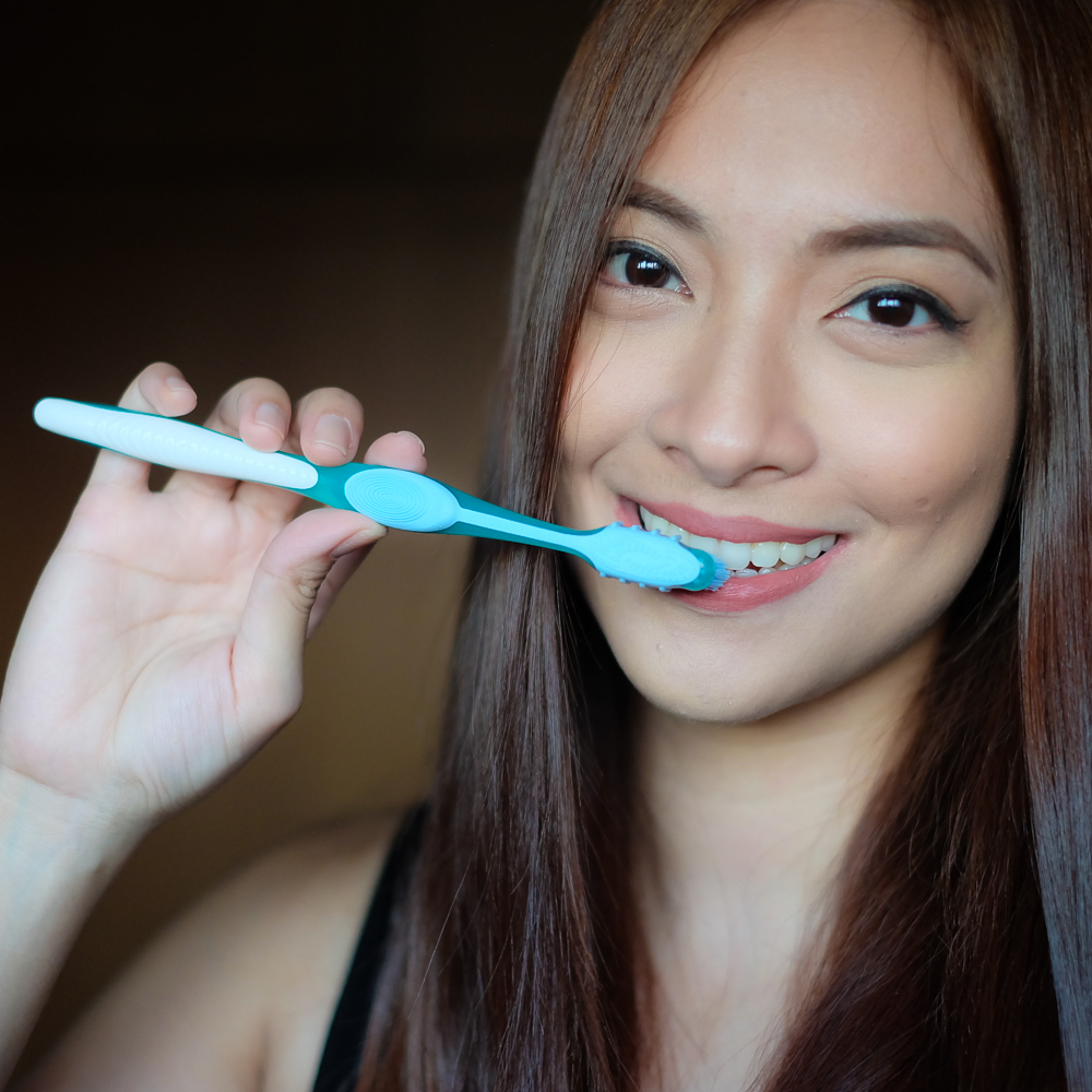 OralBProHealthCrossActionToothBrush_JackieGo_2