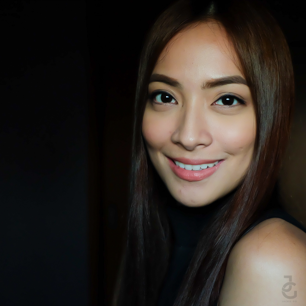 BobbiBrown_EyeOpeningMascara_JackieGo