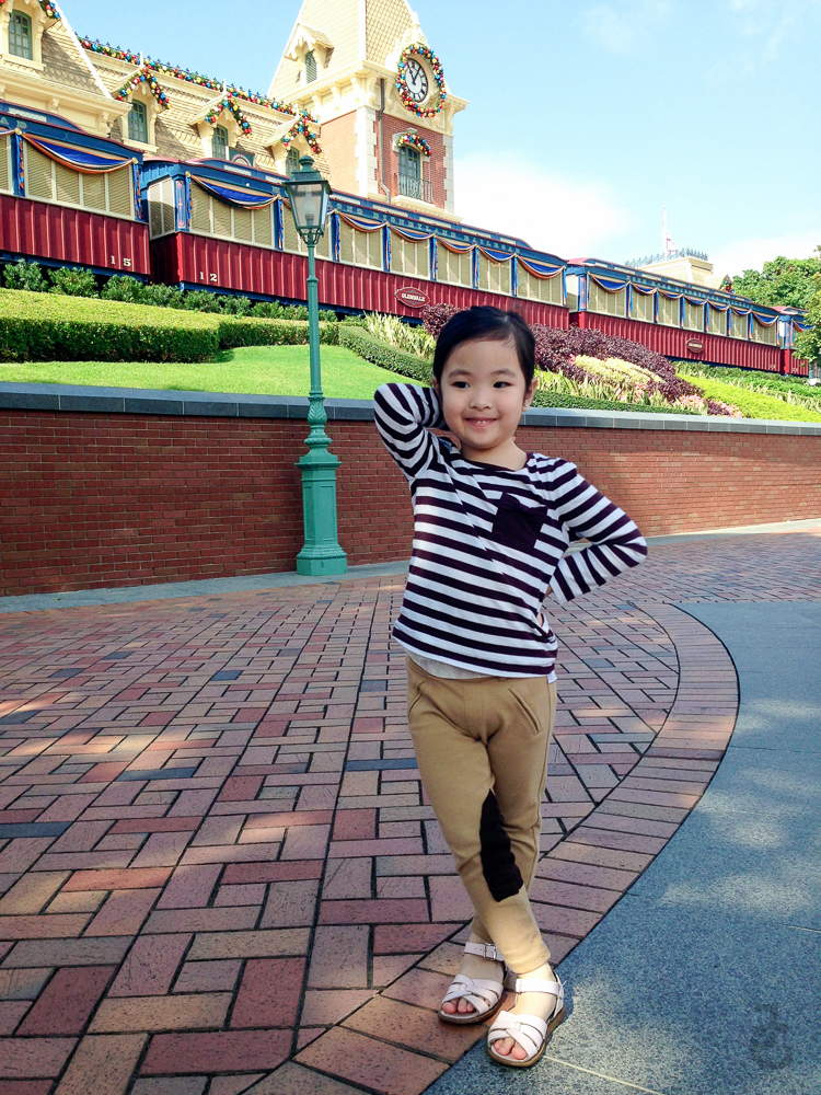 HongkongDisneyland_JackieGo_1