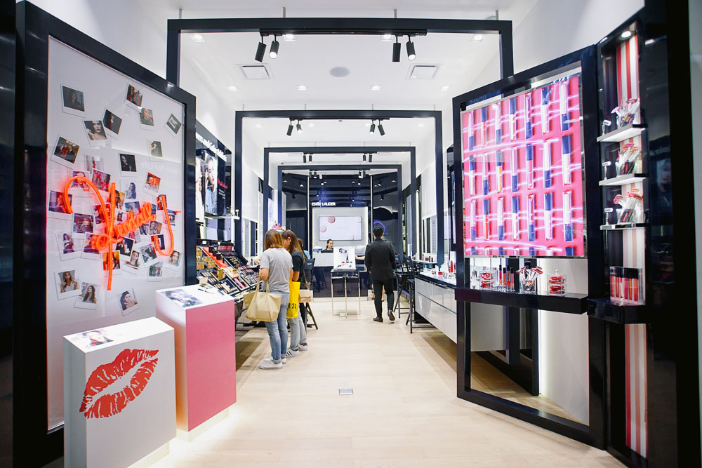 EsteeLauderSMAuraStore_JackieGo