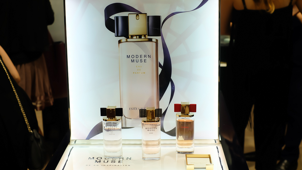 EsteeLauderSMAuraStore_JackieGo_8