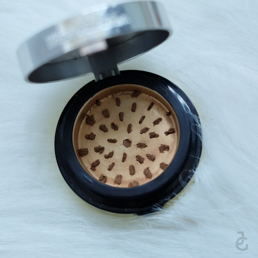 fivefaves_october_jackiego_elizabethardenpowder_1