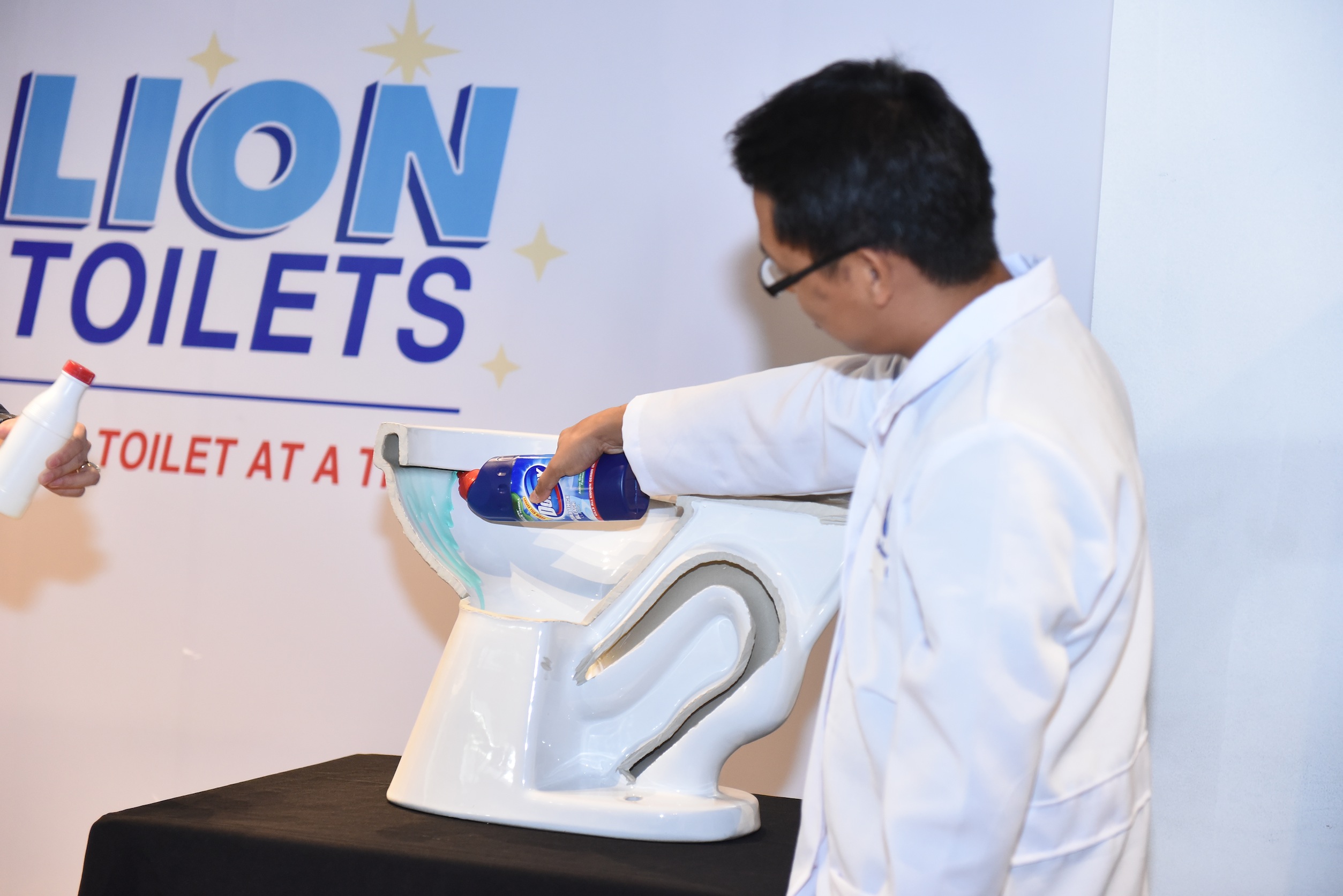domex1millioncleantoilets_jackiego_3