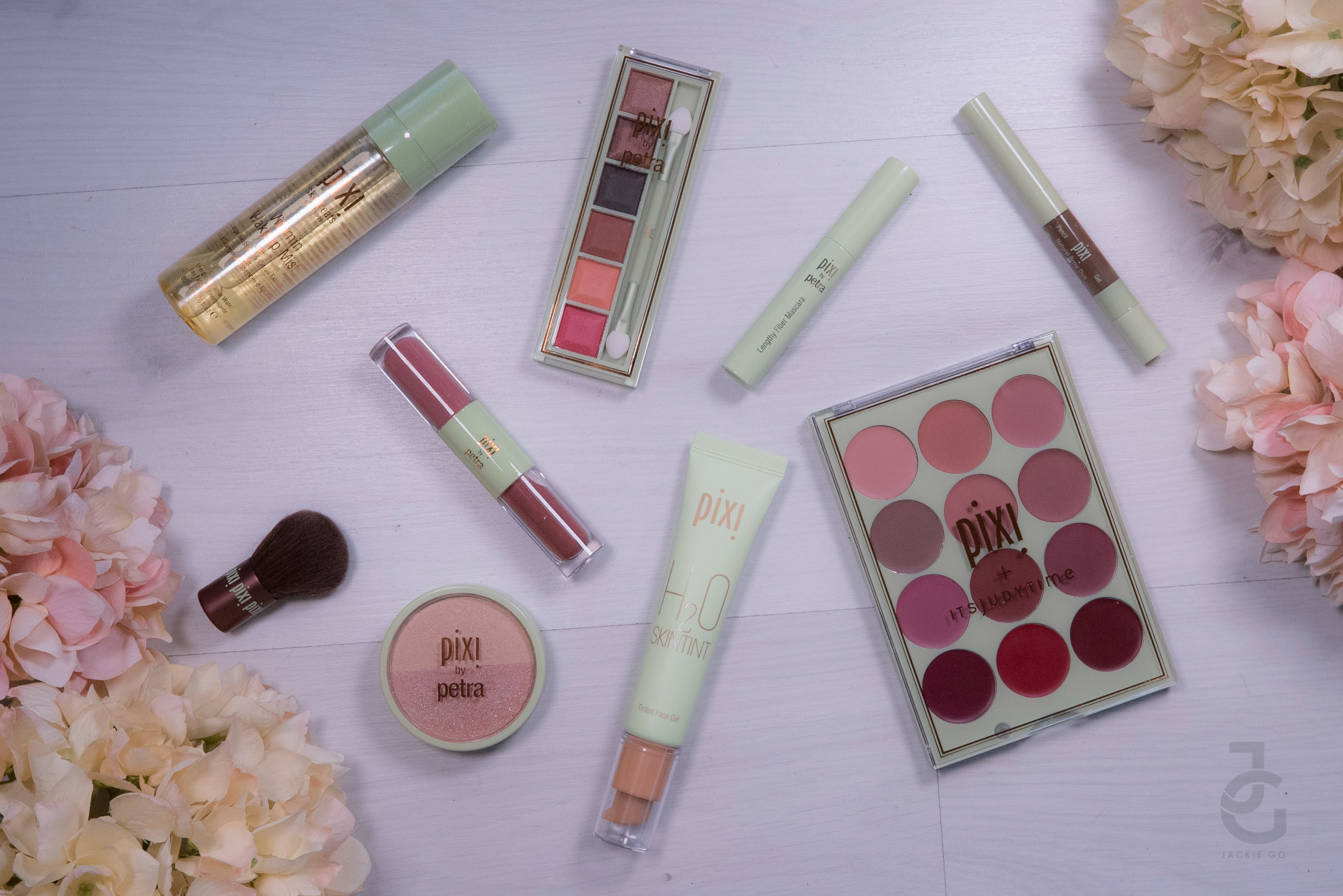 #FlawlessInFive Pixi Beauty Five Minute Makeup Challenge